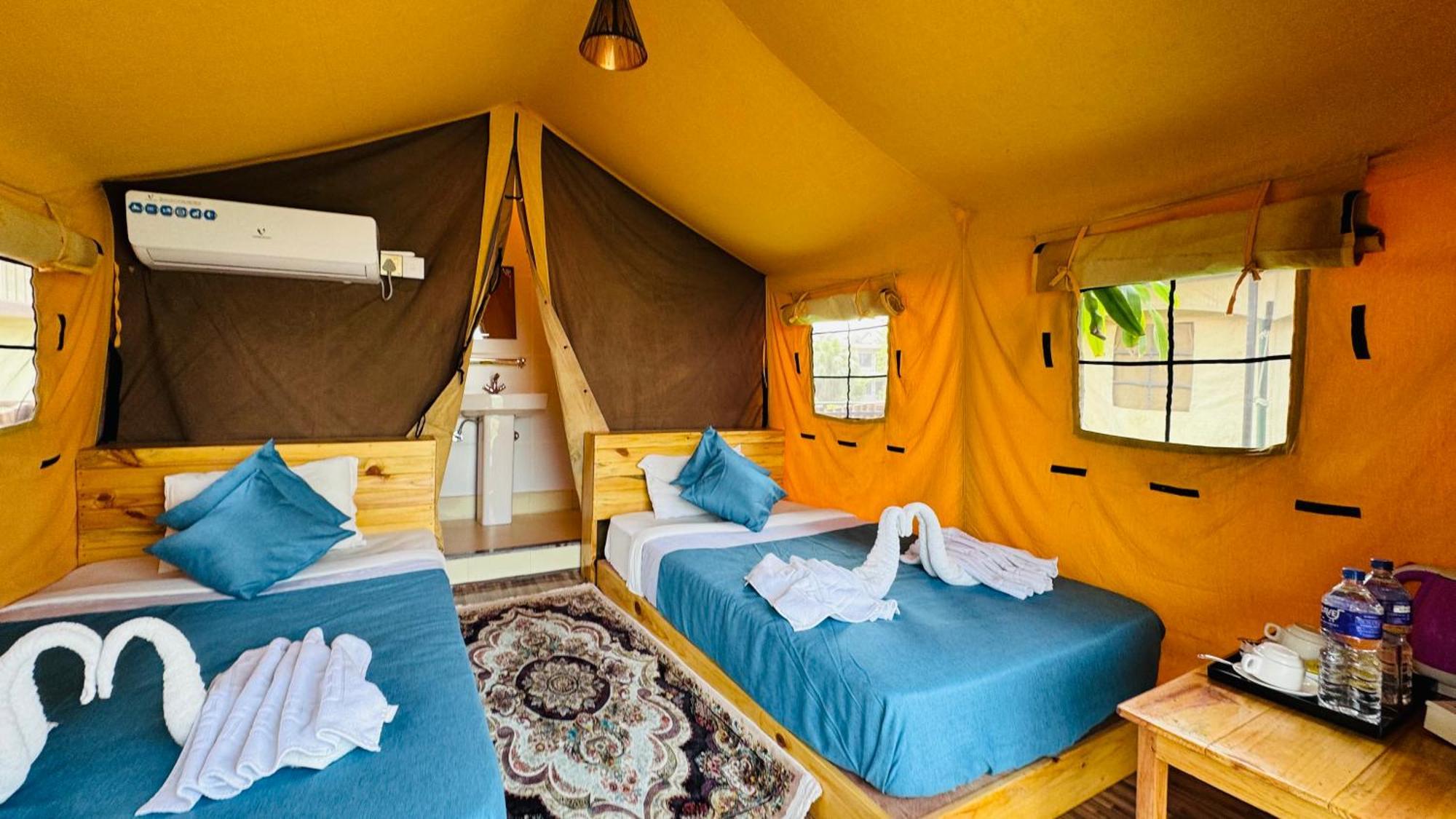 Hotel Jungle Wildlife Camp Sauraha Exterior foto
