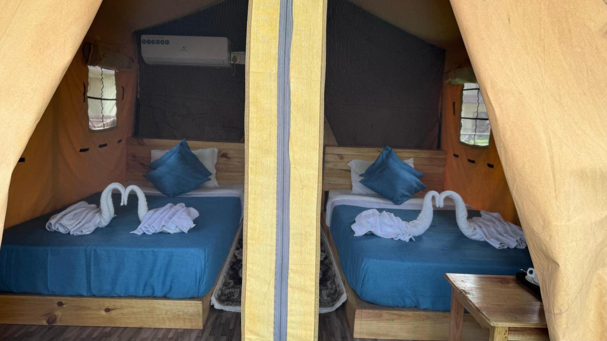 Hotel Jungle Wildlife Camp Sauraha Exterior foto