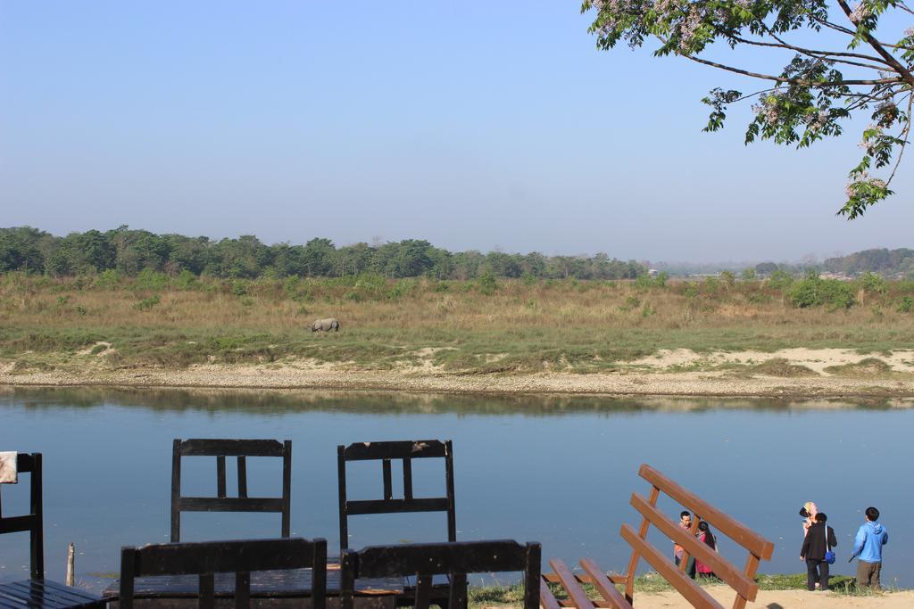 Hotel Jungle Wildlife Camp Sauraha Exterior foto