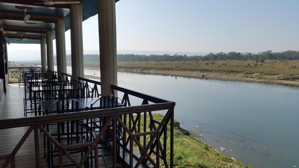 Hotel Jungle Wildlife Camp Sauraha Exterior foto