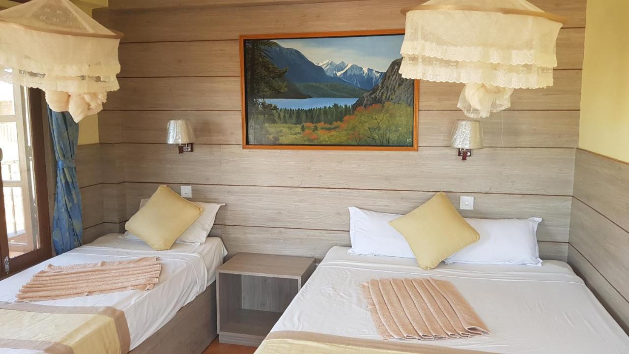 Hotel Jungle Wildlife Camp Sauraha Exterior foto