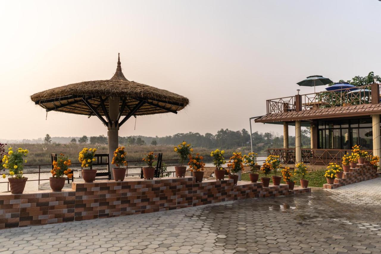 Hotel Jungle Wildlife Camp Sauraha Exterior foto