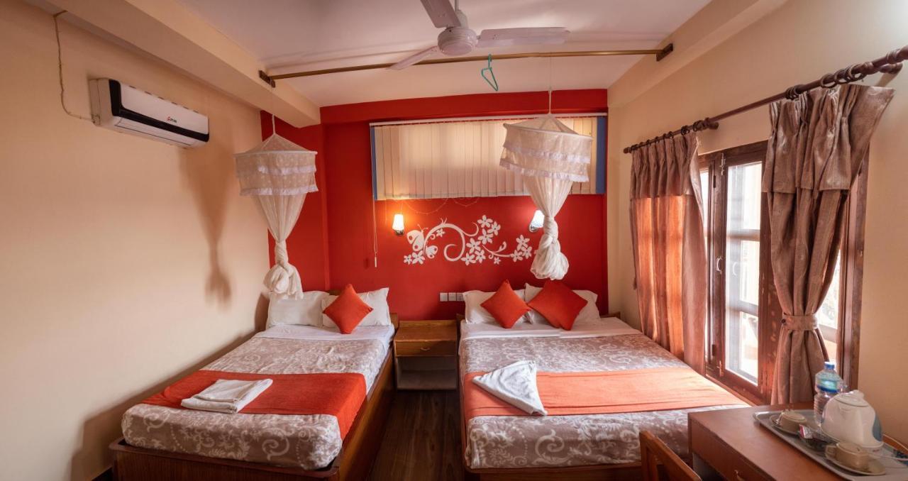 Hotel Jungle Wildlife Camp Sauraha Exterior foto