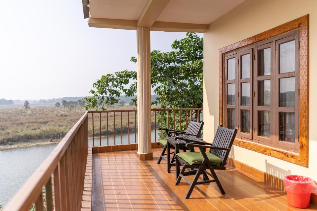 Hotel Jungle Wildlife Camp Sauraha Exterior foto